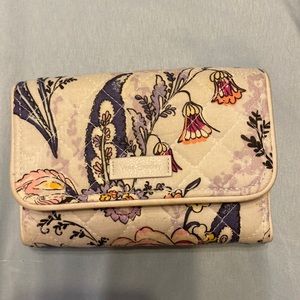 Vera Bradley Wallet - Recycled cotton